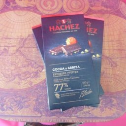 Hachez crna čokolada sa jagodom